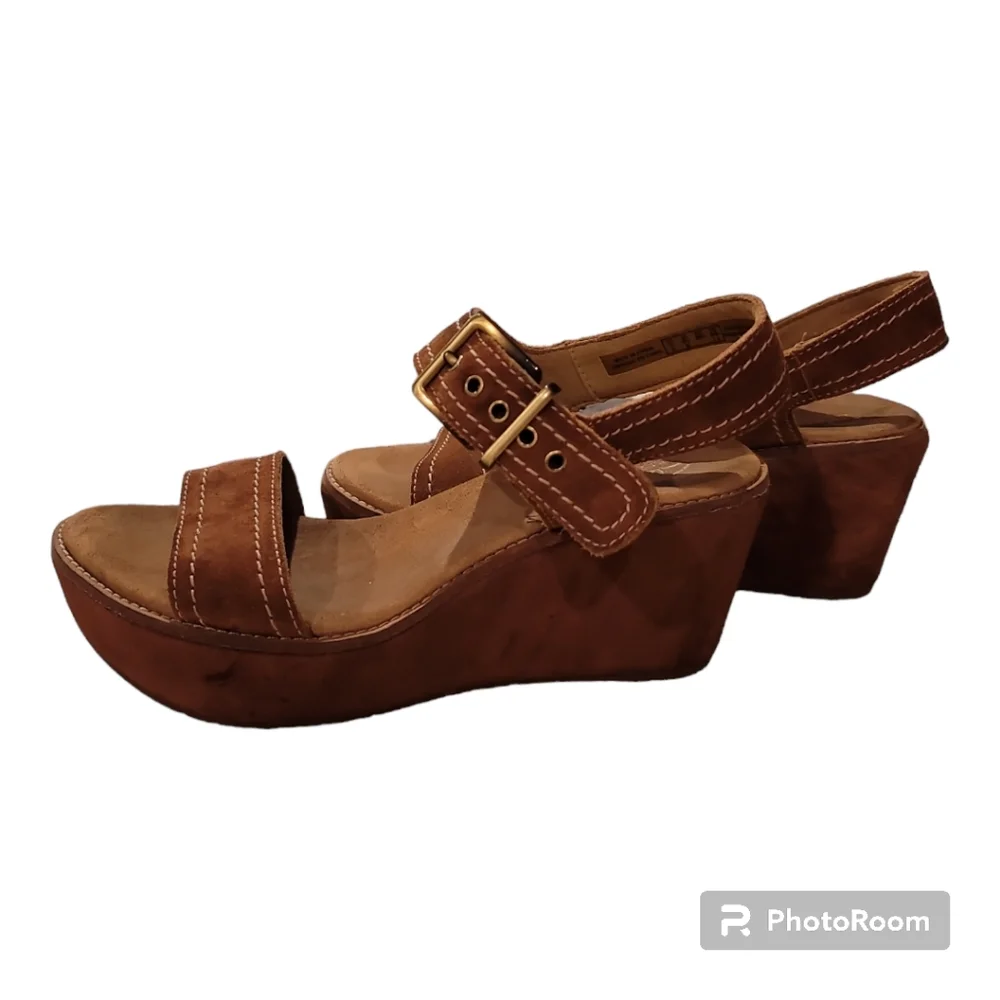 Clarks Ainsley Orchid 8.5M suede platform wedge adjustable ankle strap